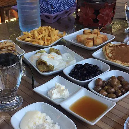 לינה וארוחת בוקר Caunos *